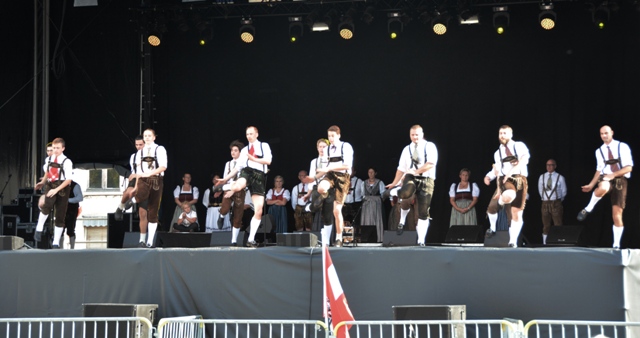 280_Geel17_MainStage-Performance.JPG